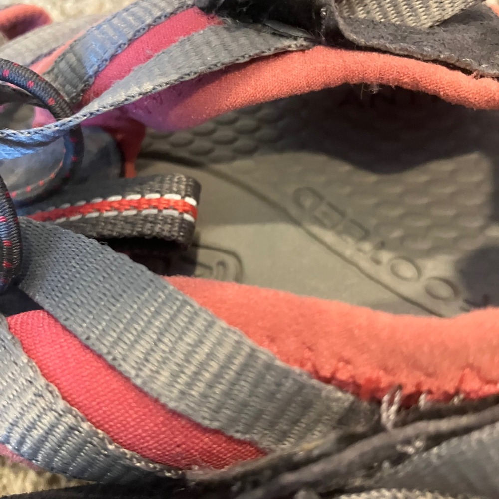 Keen Whisper Sandals Women 11 Gray Coral Pink Waterproof Sport Hiking Shoes FLAW - Picture 9 of 10